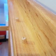 Mise en places des chevilles pour le maintien des lattes.