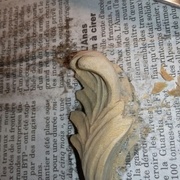 Acanthe intermédiaire en cours de sculpture