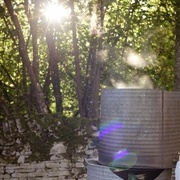 Le four rocket, dont la parti haute est visible en bas de la photo, a aussi permis de faire cuire les soupes le vendredi soir !