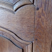 Cette moulure est dite refouillée donc non contre profilable