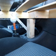 Pied avant gauche (repose dans le cendrier couvercle ouvert)