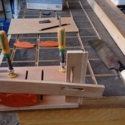 Guide de coupe pour petites pièces