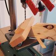 Guide de perçage, avec une cale