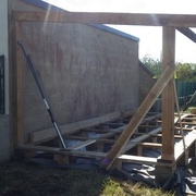 je peux commencer à monter les poutres