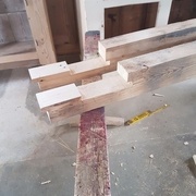 Enture de la sablière tenu avec des coins