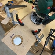 le fraisage d'entrainement...dans du melaminé...ca rentre forcement plus facilement que du massif !