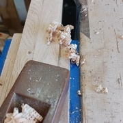 mise à fleur de la feuillure rapportée côté extérieur