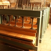 Collage du placage épais à la presse à plaquer