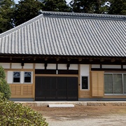 Construction traditionnelle contemporaine  https://www.nippon.com