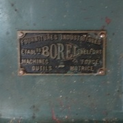 La plaque du vendeur d'origine