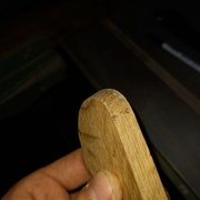 Les marques de feutre indiquent les endroits à corriger