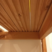 j'ai laissé de quoi faire de la dilatation mais finalement je crois le bois ne va que se rétracter... tant pis.