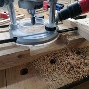 la baguette en action, bien pratique ici aussi, car ca tombe pile au bon niveau, meme sans les vis