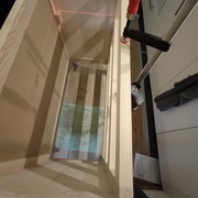 Mise des cales au laser après avoir mis le meuble de niveau