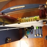 Système d'accrochage des décors ou de l'écran