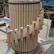 fig 1 bis /Exemple d'application pratique de tracé et développement cylindrique débillardé https://formationbois.skyrock.com/3089365989-Maquette-escalier-lamelle-colle.html