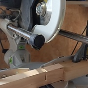 coupe à 5° sur la scie à onglet