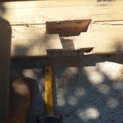 Mortaise à queue d'aronde pour l'assemblage japonais Ari-kake