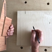 pile, on voit la surface d'appui sur le bord de la pièce