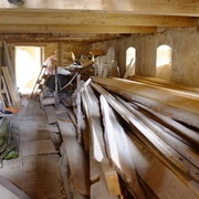 Vue de l'intérieur. La hauteur sous plafond est assez faible