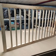 Cadre assemblé par tenon mortaises et tourillon pour les barreaux