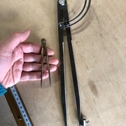 Il est pas mimi ce petit compas à pointes sèches?