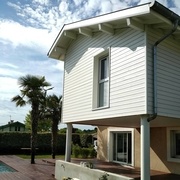 Bardage Nelio Couleur, menuiseries PVC, zingueries réalisées par un collègue et ses gars top moumoute.