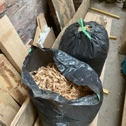 La c’était le début.., au final j’ai rempli 5 sacs de 100 litres tassés à mort…