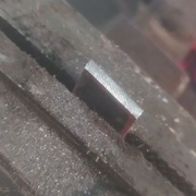 Les mitres sont limées à la lime semi douce