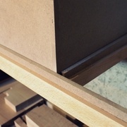 Emboîtement des caisses à chutes dans les pièces martyrs