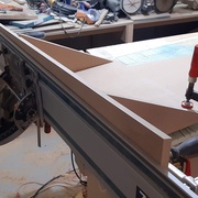 le montage de la plongeante à 90° pour réaliser la coupe en biseau de l'image précédente