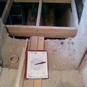 Pose des ossatures de palier et prise de mesures pour les escaliers