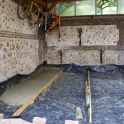 Après avoir décaissé, on coule la dalle