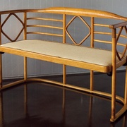 Banquette sécession viennoise par Josef-Hoffmann  1904 https://paddle8.com/work/josef-hoffmann/25435-fledermaus-settee