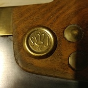 médaillon de la scie à dos.