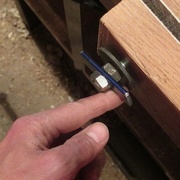 Un doigt suffit pour (dé)visser rapidement