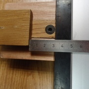 Vue par dessous entre la butée et le bord du rail on retrouve les mêmes valeurs.