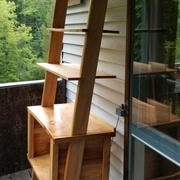 La seconde bibliothèque. Les deux font la paire ou peuvent être séparés si nécesaire