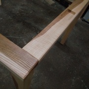 Après huilage les ondes du bois se révèlent.