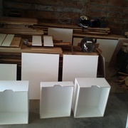 peinture satinée au pistolet sur les tiroirs