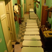 le chantier peinture des étagères