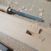 Mortaise dans le pied