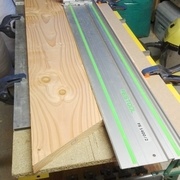 un trait de scie entre deux planches pour avoir les chants bien jointif