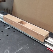 Bricolage en chêne et CP pour scier à la verticale