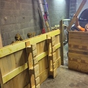 La palissade Orc en cours de montage. Le grand pan est le derrière.