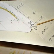 Un gabarit pour la forme et un pour l'entaillage sur quatre faces