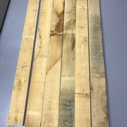 Montants du panneau de la porte débités