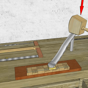 **4/** Maintien de la pièce par le valet à choc