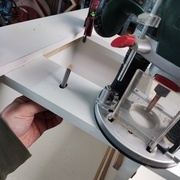Des inserts filetés seront intégrés au plateau.