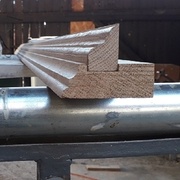 assemblage à blanc de la corniche